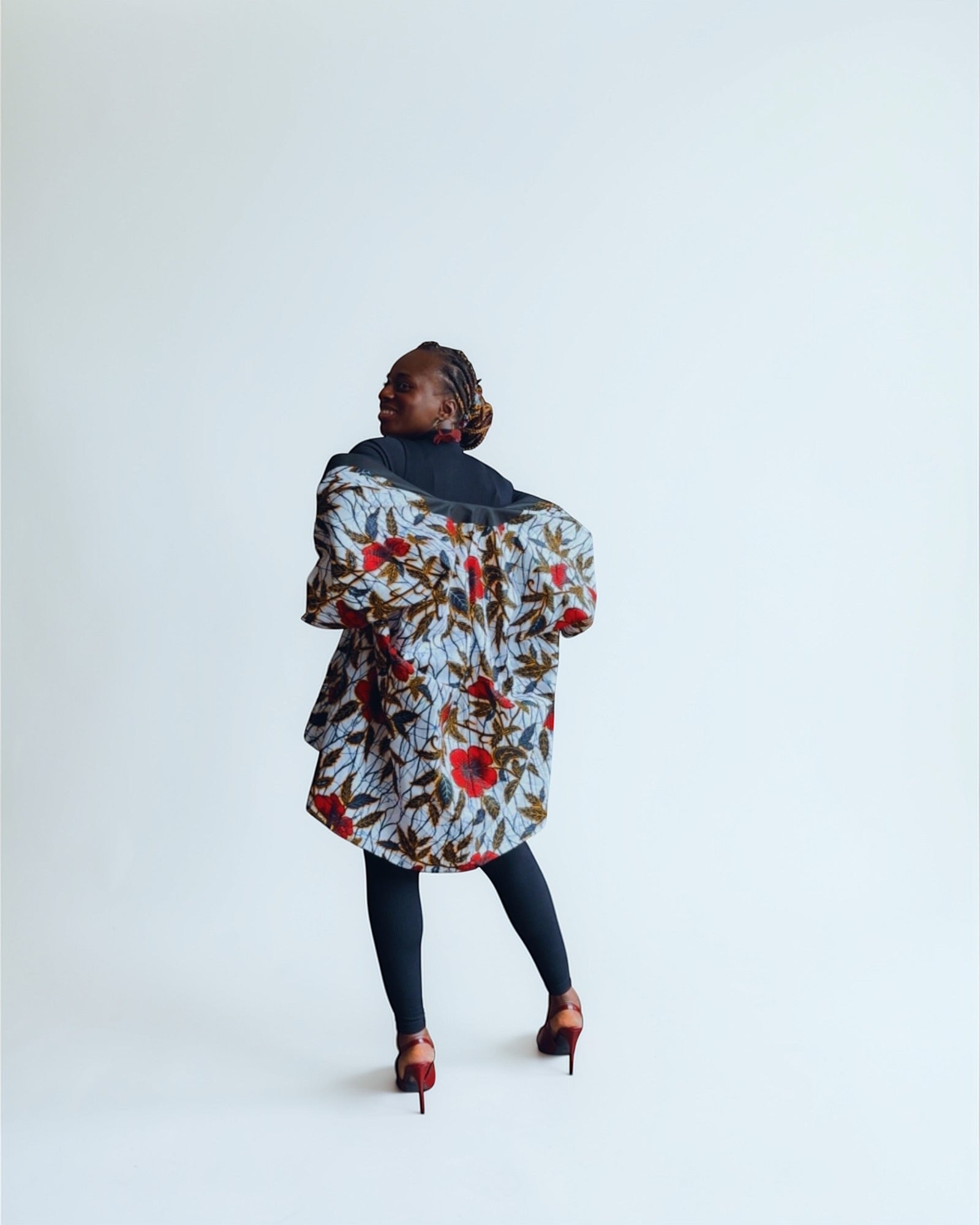 Veste Kimono en Wax motif hibiscus mi long rouge