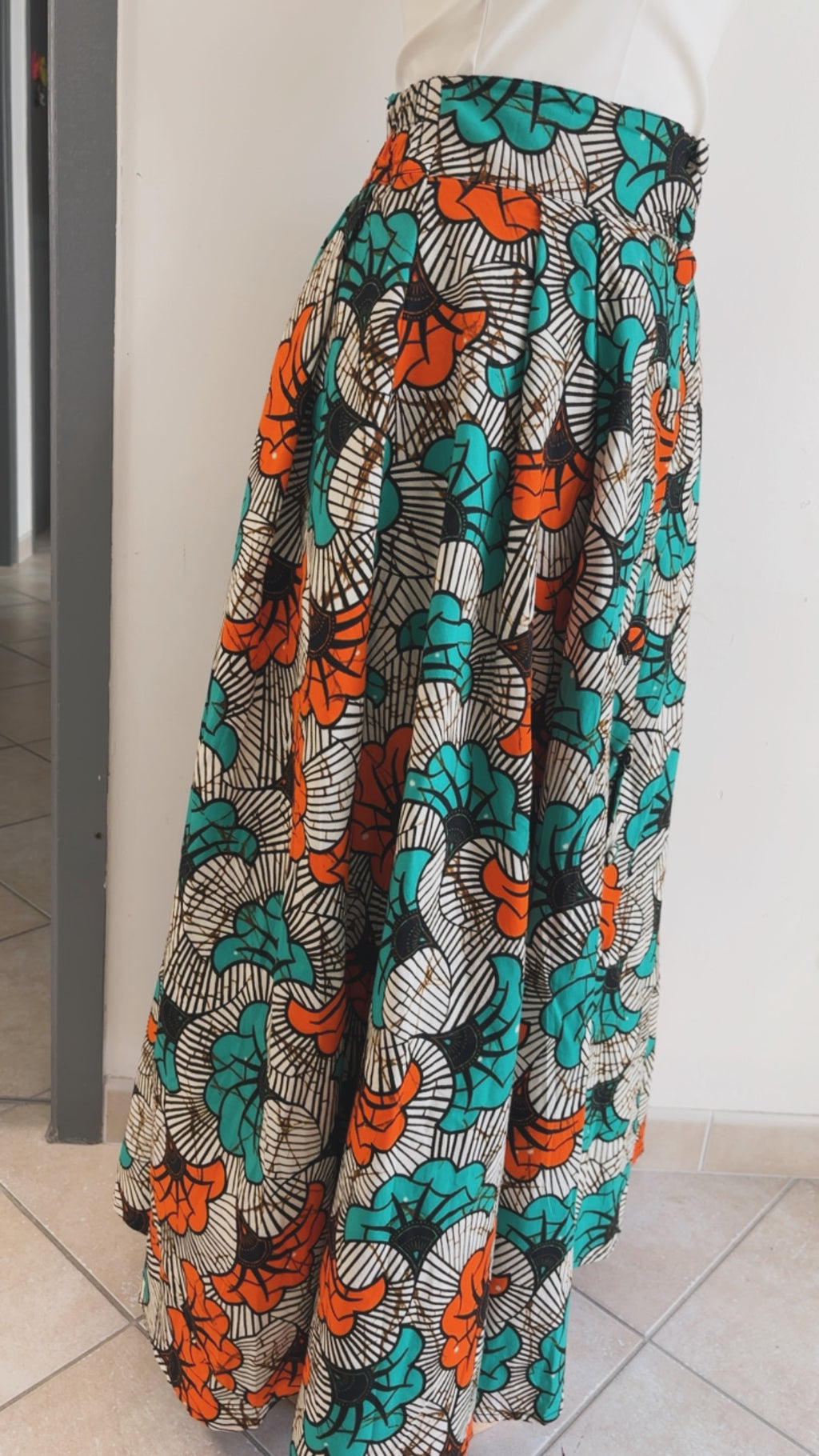 Jupe longue africaine en wax  motif ethnique fleurs de mariage tissu africain colorée idéale pour les occasions AUDREY