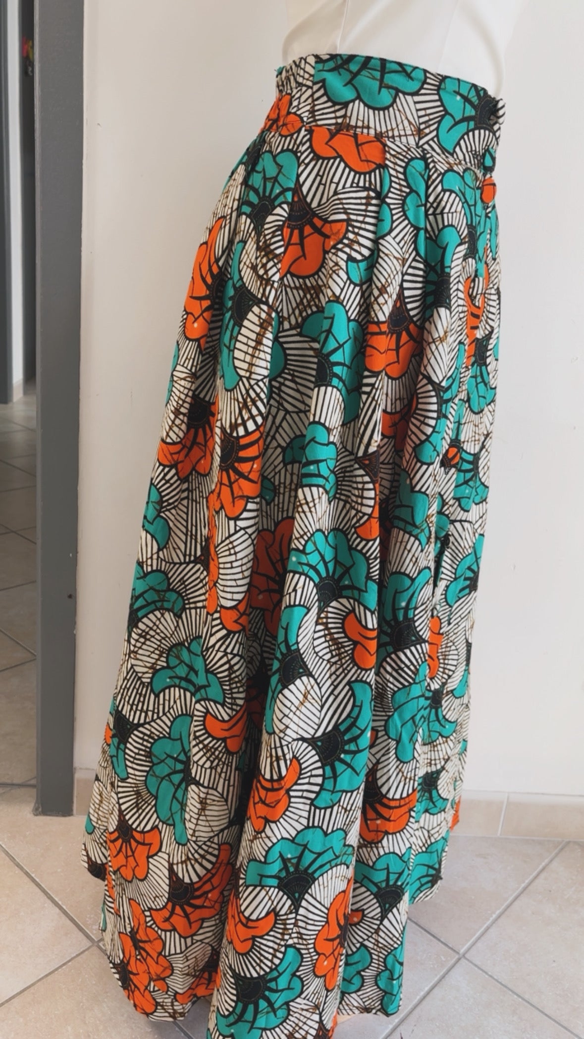 Jupe longue africaine en wax  motif ethnique fleurs de mariage tissu africain colorée idéale pour les occasions AUDREY
