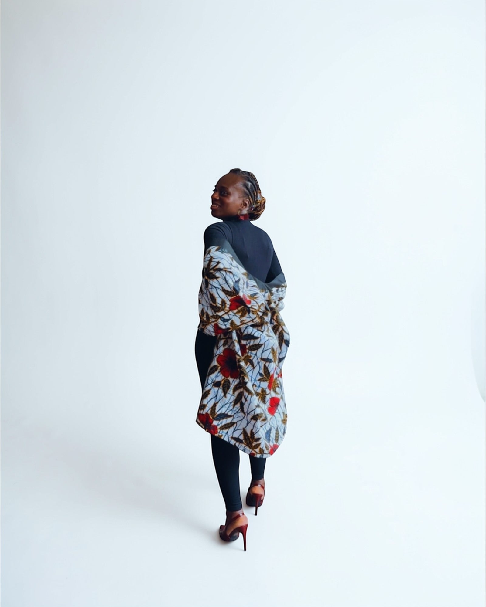 Veste Kimono en Wax motif hibiscus mi long rouge