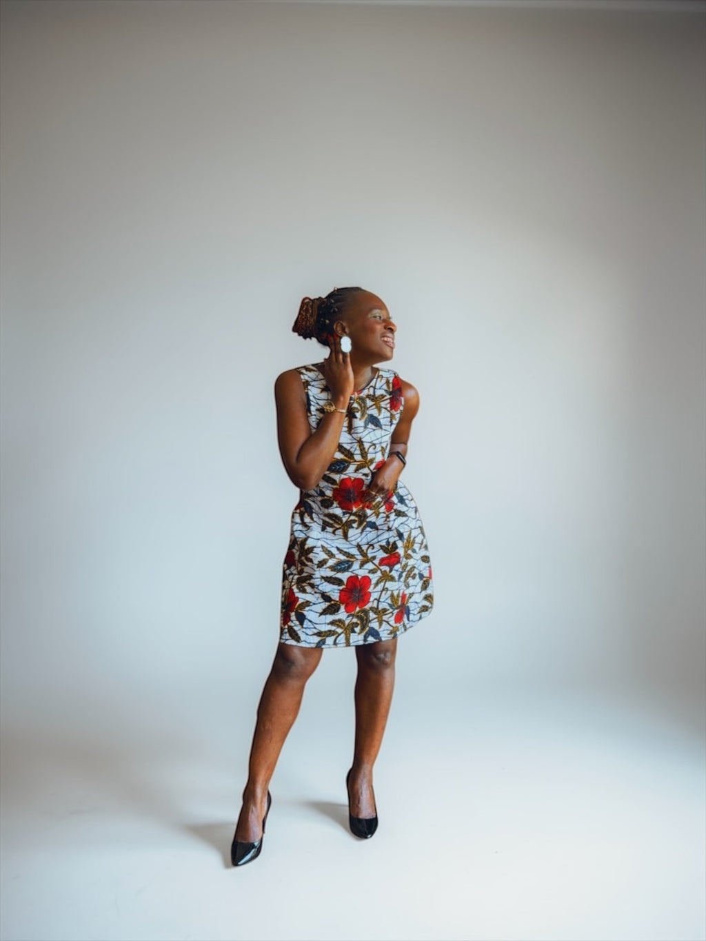 Robe courte évasée en Wax motif hibiscus