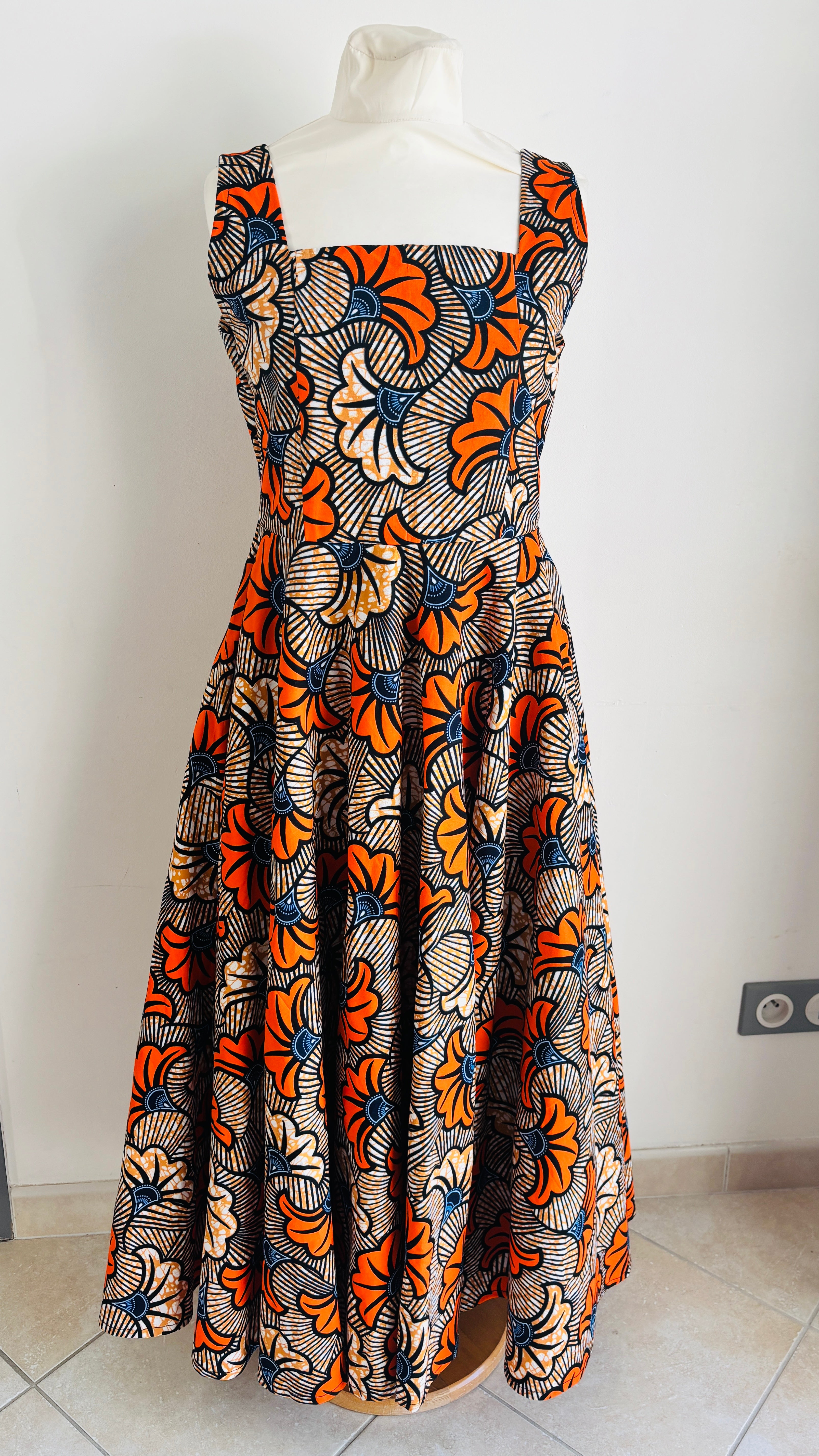 Robe longue en Wax tissu pagne africain fleurs de mariage multicolore sans manches