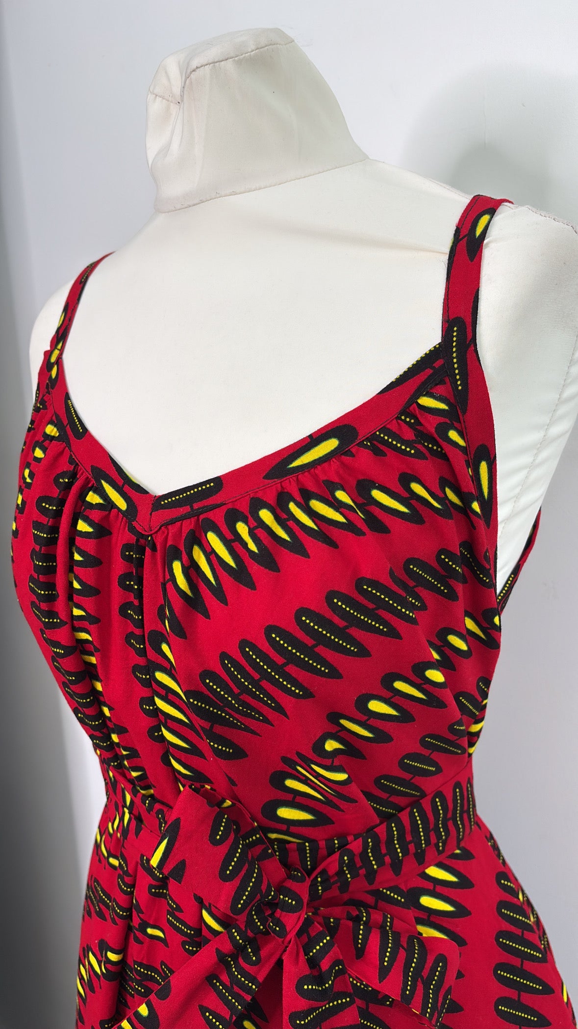 Robe longue en Wax tissu pagne africain rouge multicolore sans manches