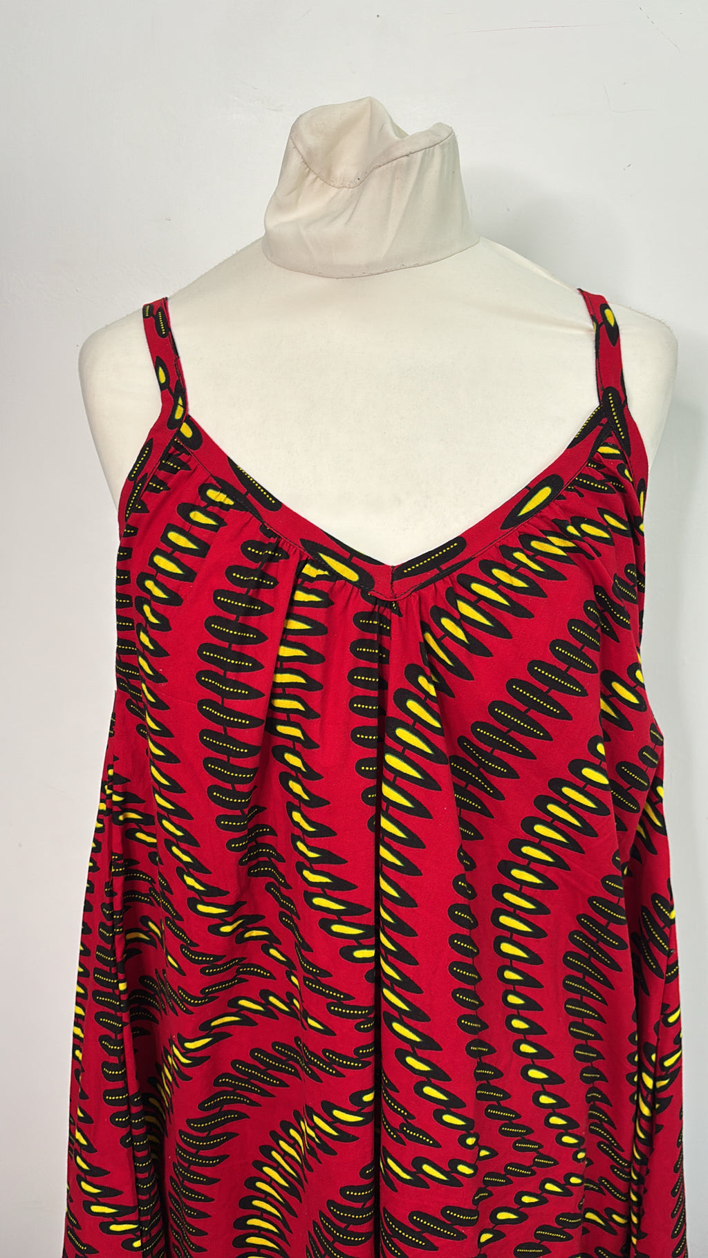 Robe longue en Wax tissu pagne africain rouge multicolore sans manches